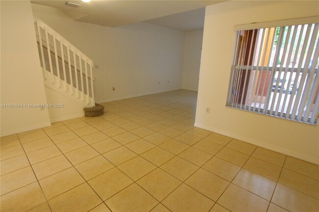 Foto del edificio - 1079 SW 143rd Ave