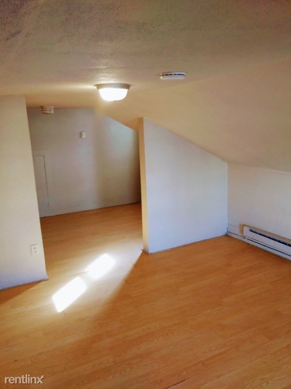 Building Photo - 4 br, 1 bath House - 1214 N State Street