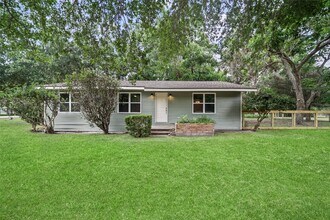 Building Photo - 2122 Stadium Dr