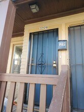 Building Photo - 3233-3233 W Burleigh St