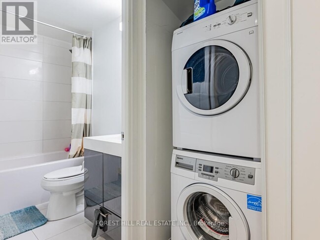 Building Photo - 251 Jarvis St