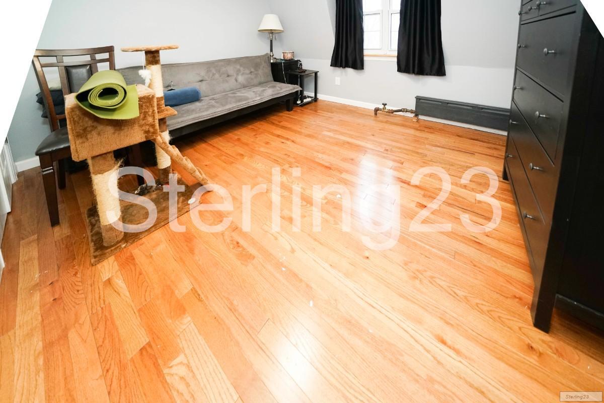 Foto del edificio - Spacious Renovated 1 Bedroom