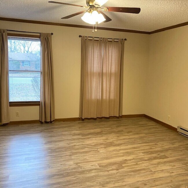 Foto del edificio - 2 bedroom 1 Bath with Carport