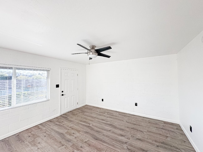 Building Photo - 1110 E Highland Ave