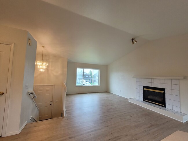 Building Photo - 1601 Waterwood Cir