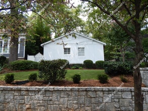 Building Photo - 712 Highland Ave NE