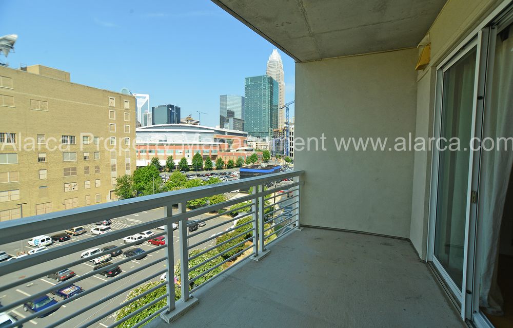 Primary Photo - 505 E 6th St