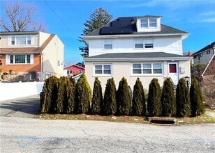 Building Photo - 411 4th St