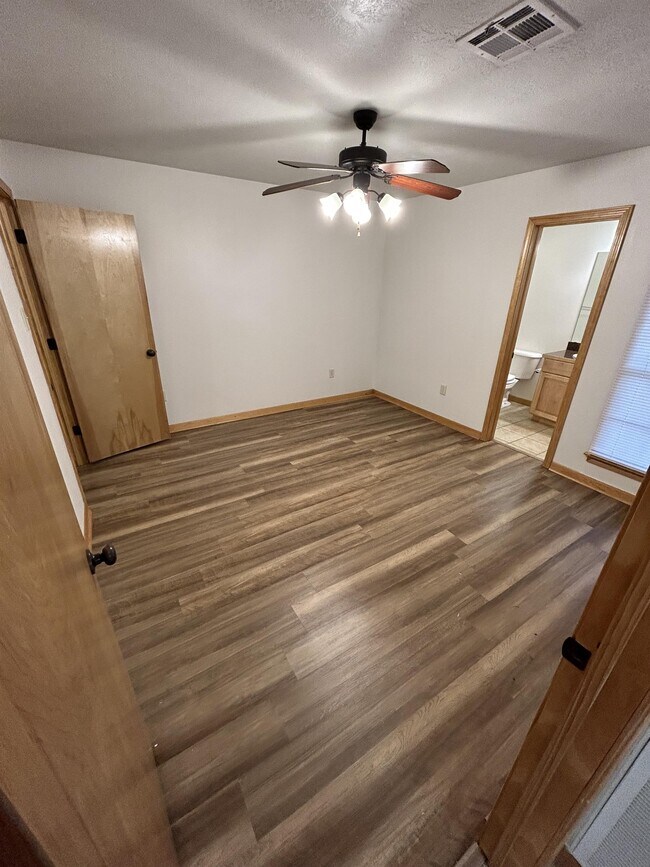 Foto del edificio - 2722 Ryan Rd