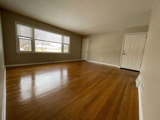 Foto del edificio - Villard Ave - 8129-31 W