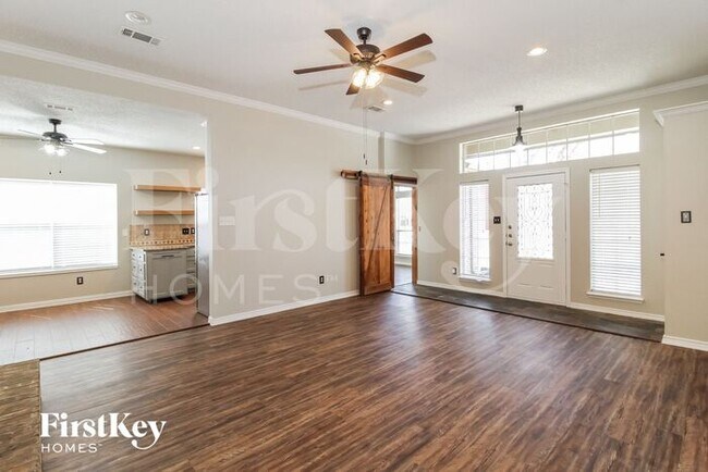 Foto del edificio - 2804 Pinnacle Dr