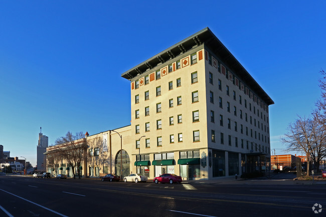 Drake Plaza Apartments photo'