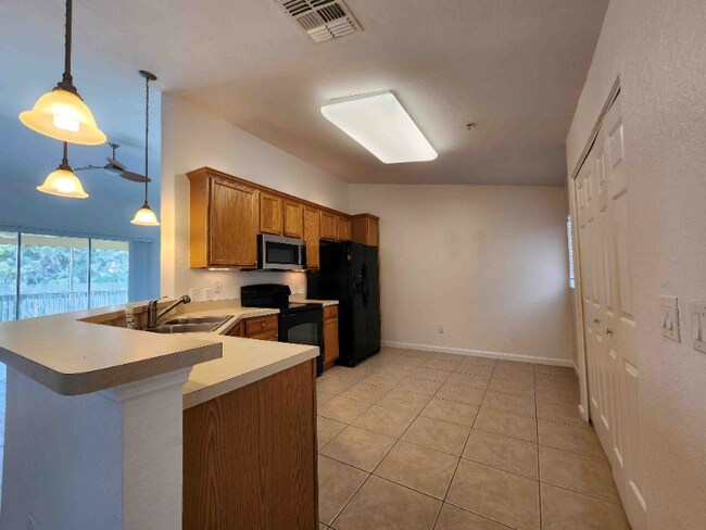 Building Photo - 4401 SW 52nd Cir