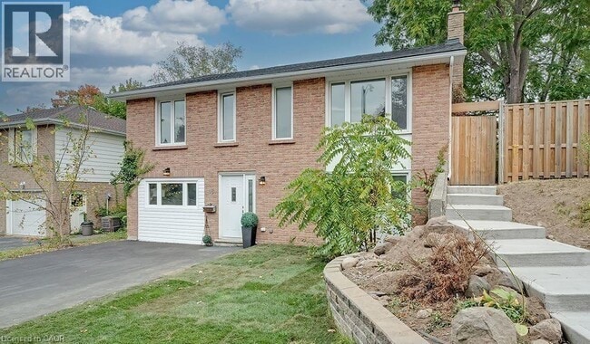 Building Photo - 16 Upper Canada Dr