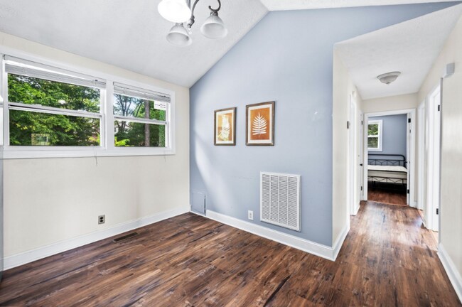Foto del edificio - 5409 Country Dr