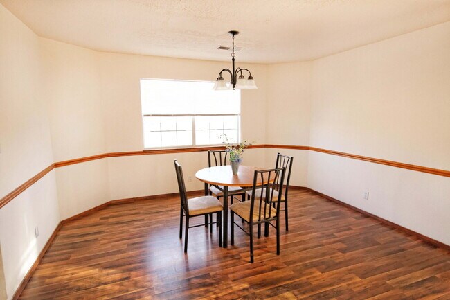 Foto del edificio - 2 Story, 4 BR, 2205 SF home off Southern Blvd in Rio Rancho
