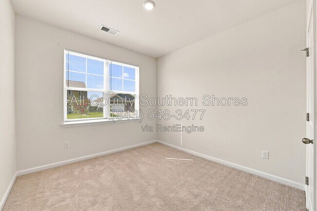 Foto del edificio - 3414 Bells Lk Cir