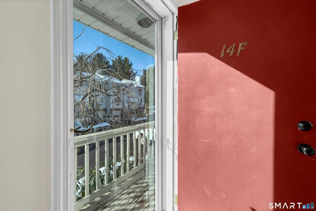 Foto del edificio - 925 Oronoke Rd