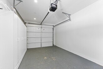 Building Photo - 1721 SW 10th St