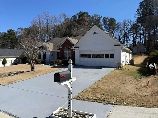 Foto del edificio - 2029 Manor Oak Ln NE