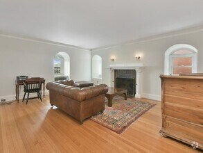 Building Photo - 334 Beacon St