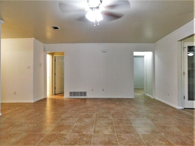 Building Photo - 1102 Katelyn Cir