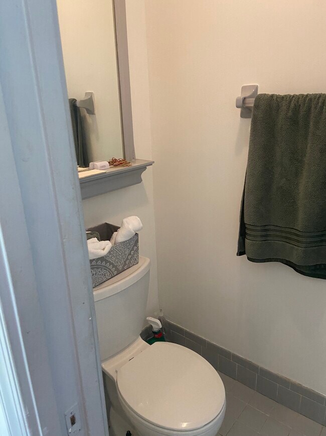 Foto del edificio - 9641 Riverside Dr