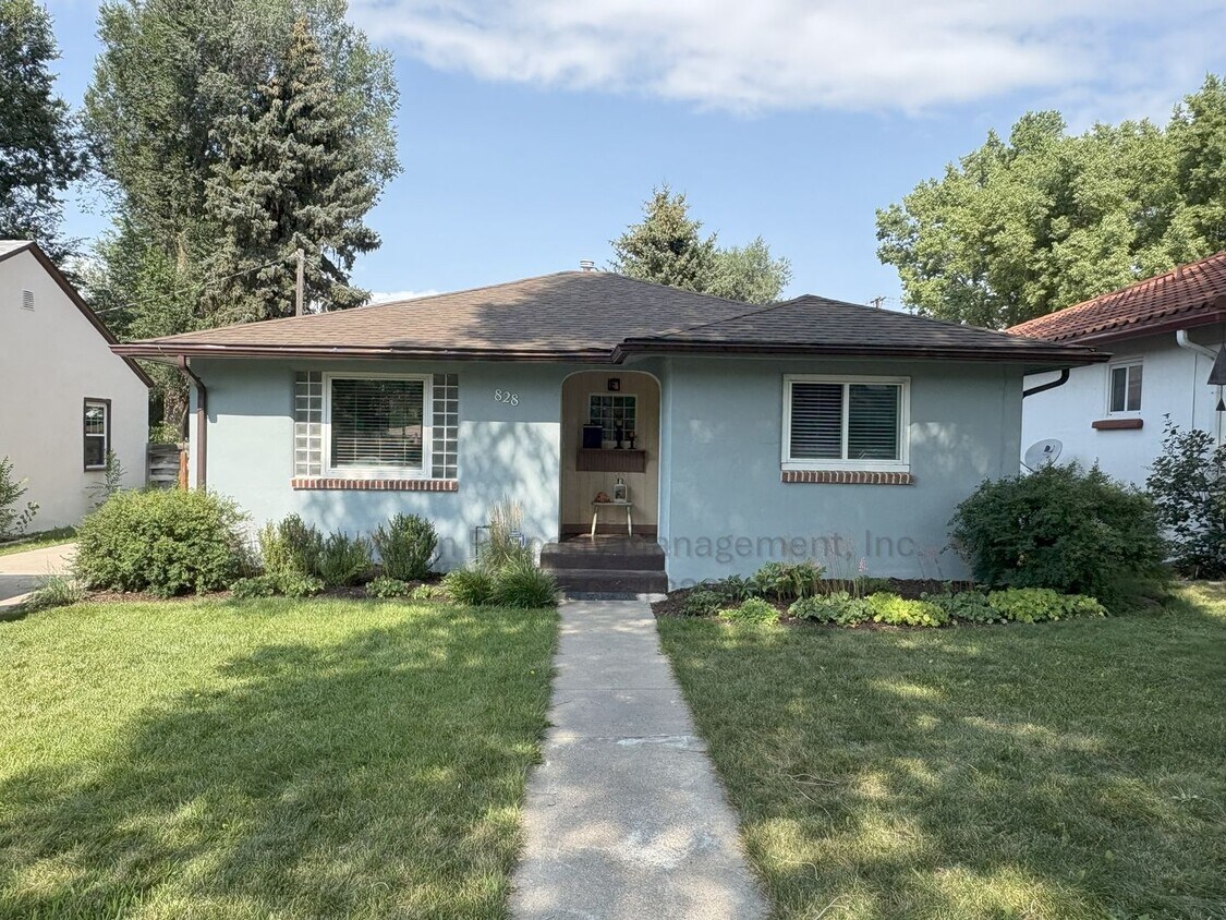 Foto principal - Updated 3 Bedroom Rancher in Middle Shooks...
