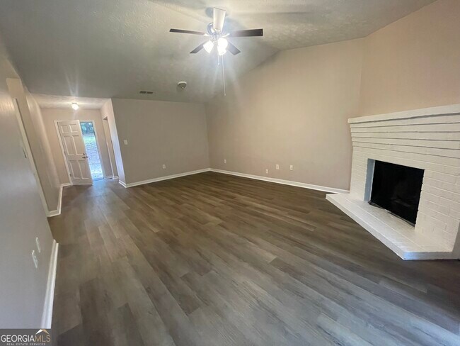Foto del edificio - 120 Windy Hill Pl