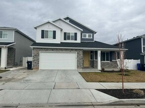 Building Photo - 3293 S Lincoln Ln