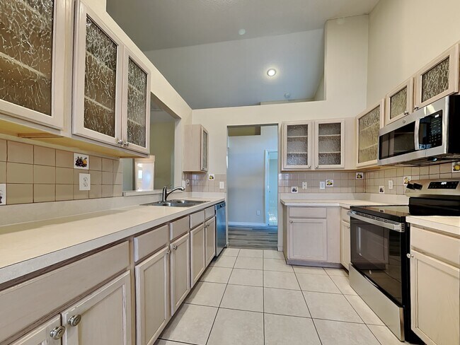Building Photo - 12530 Dawn Vista Dr