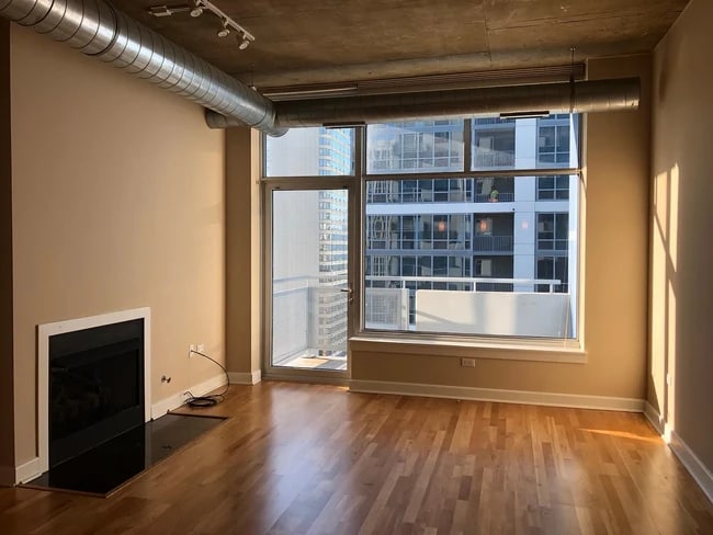 Building Photo - 1305 S Michigan Ave