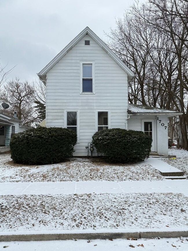 Building Photo - 1707 Meharry St