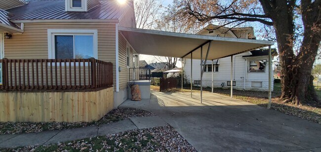 Photo - 848 Reading Rd House