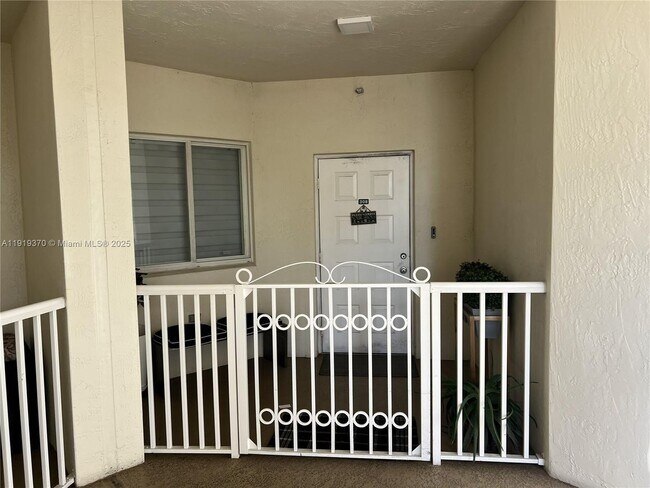 Foto del edificio - 10720 NW 66th St