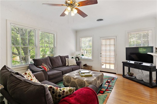 Foto del edificio - 4515 Fairway Ave