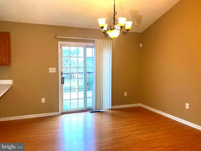 Building Photo - 21523 Warwick Ct
