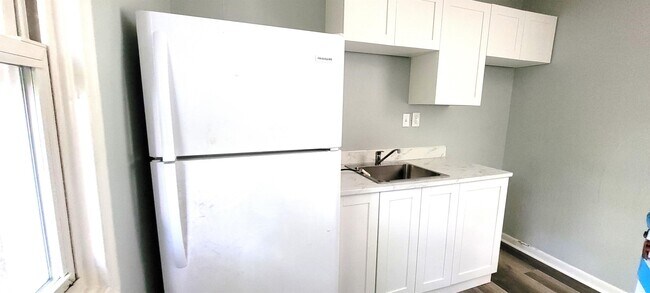 Foto del edificio - 11559 Beckford Ave