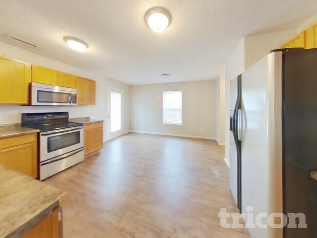 Foto del edificio - 678 Runnymede Ct