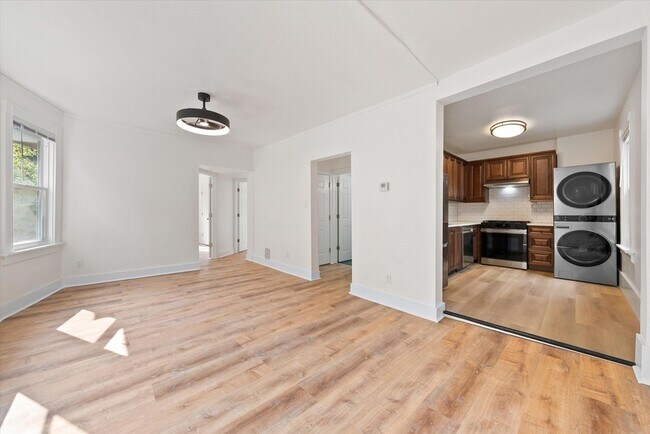 Foto del edificio - 2026 E Kenilworth Pl