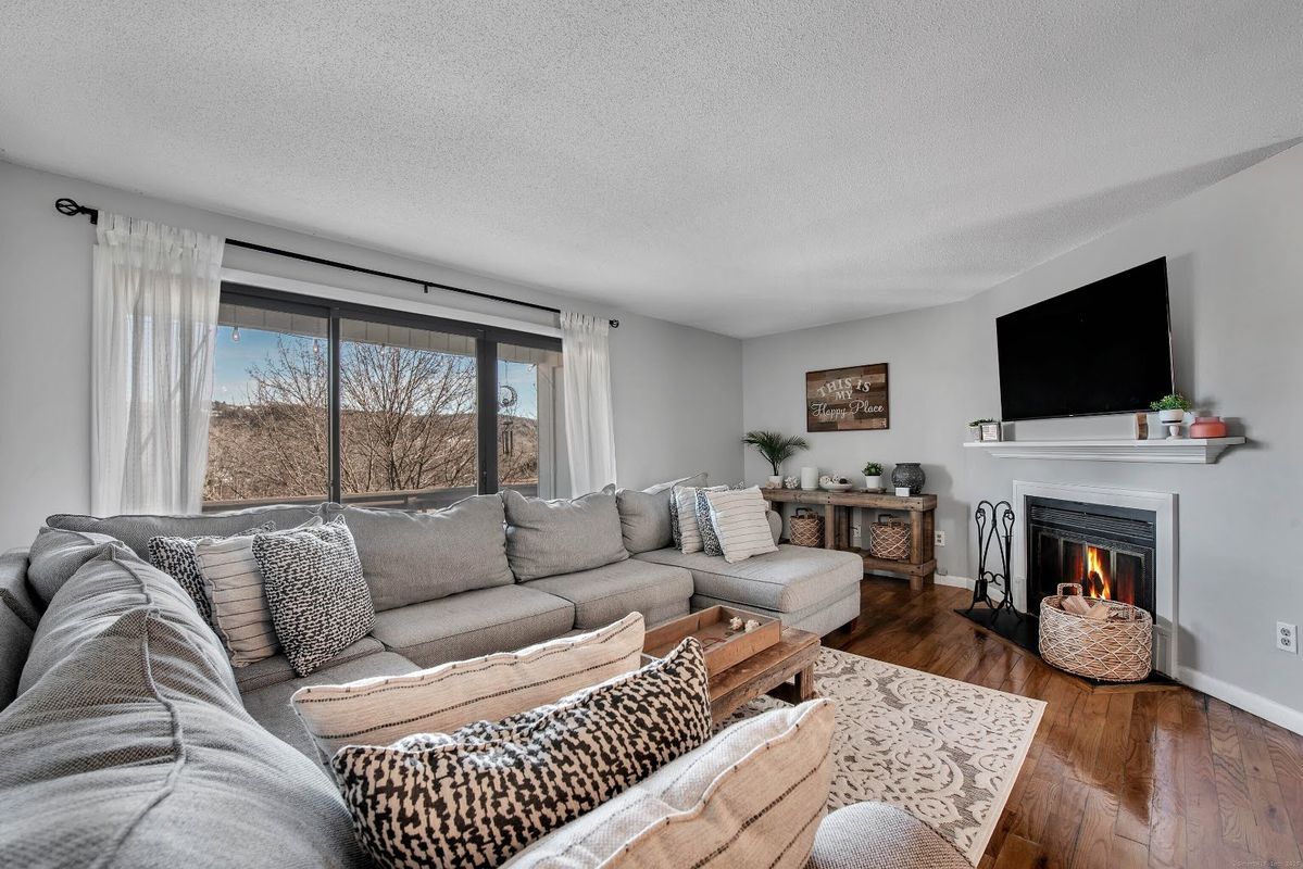 Foto principal - 157 Beacon Hill Common