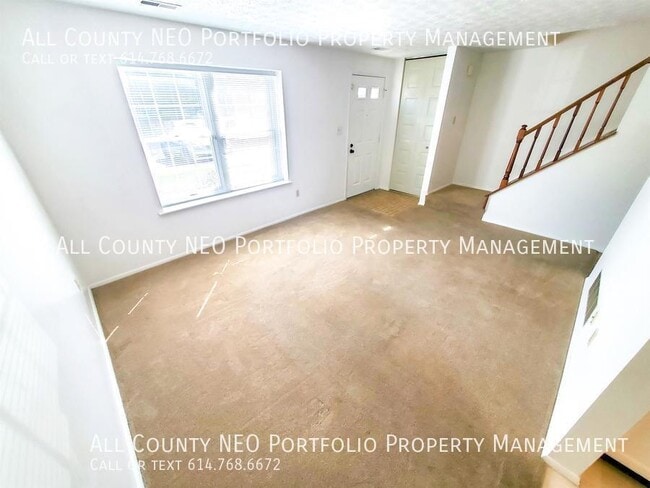 Building Photo - 3 Bed, 2.5 Bath Condo Located In Reynoldsb...