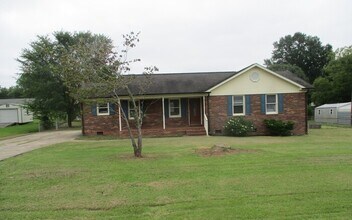 Building Photo - 1027 Rembrandt Dr SW