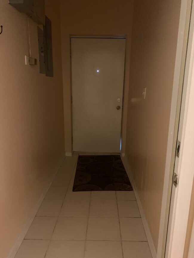 Back Entrance - 3520 S Prairie Ave