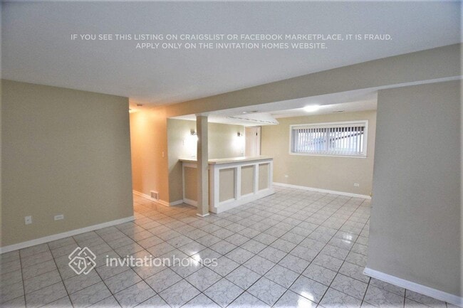 Building Photo - 337 E Fullerton Ave