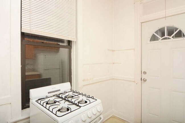 Foto del edificio - 730 W Barry Ave