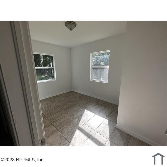 Building Photo - 3056 W 19th St
