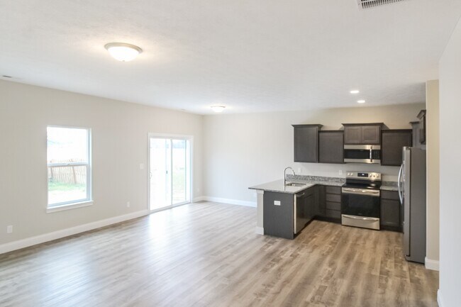 Building Photo - 3671 Tesla Dr