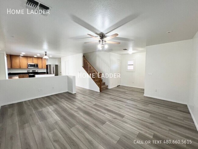 Building Photo - 8511 E Lindner Ave