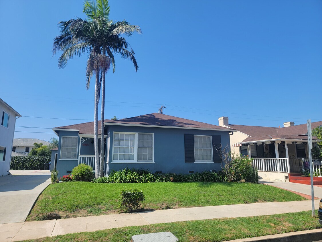Primary Photo - 3831 Midway Ave